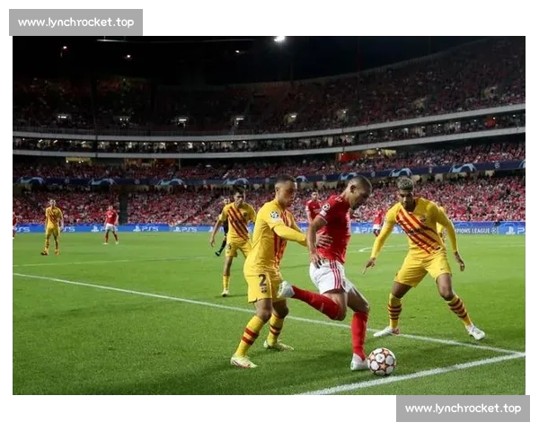 足球主客场表现差异及其对比赛结果的影响因素分析 足球主客场表现差异及其对比赛结果的影响因素分析